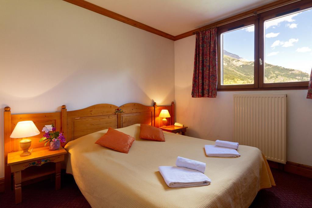 Hotel Club Mmv Le Val Cenis *** Lanslebourg-Mont-Cenis Bagian luar foto