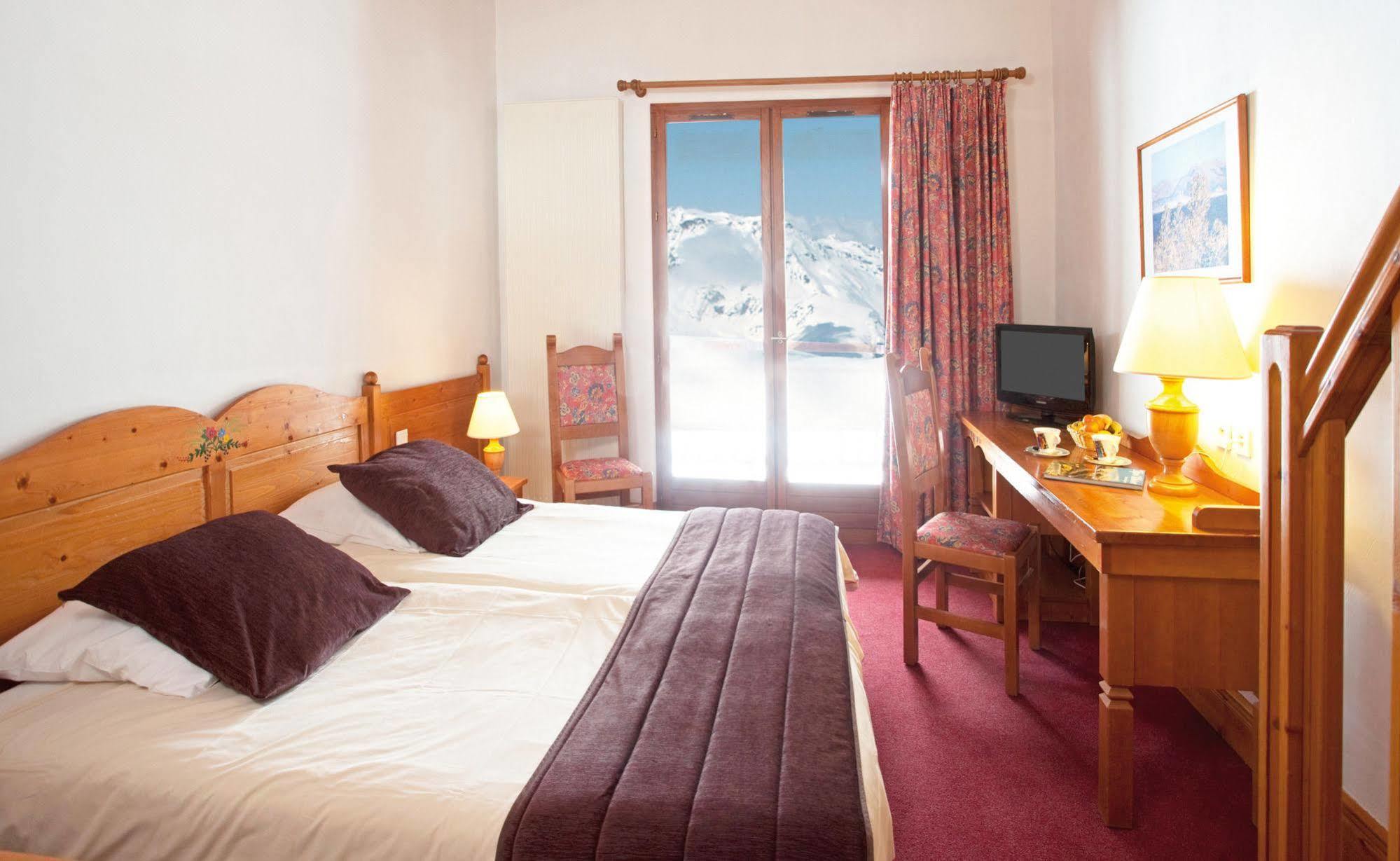 Hotel Club Mmv Le Val Cenis *** Lanslebourg-Mont-Cenis Bagian luar foto